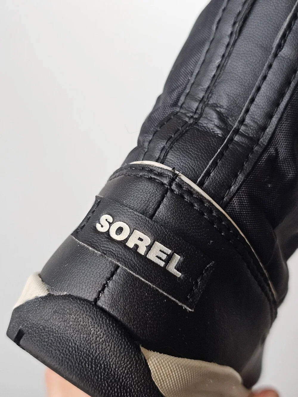 Sorel Whitney Carnival Waterproof Snow Boots Faux Fur Lined Black Girls Size 4